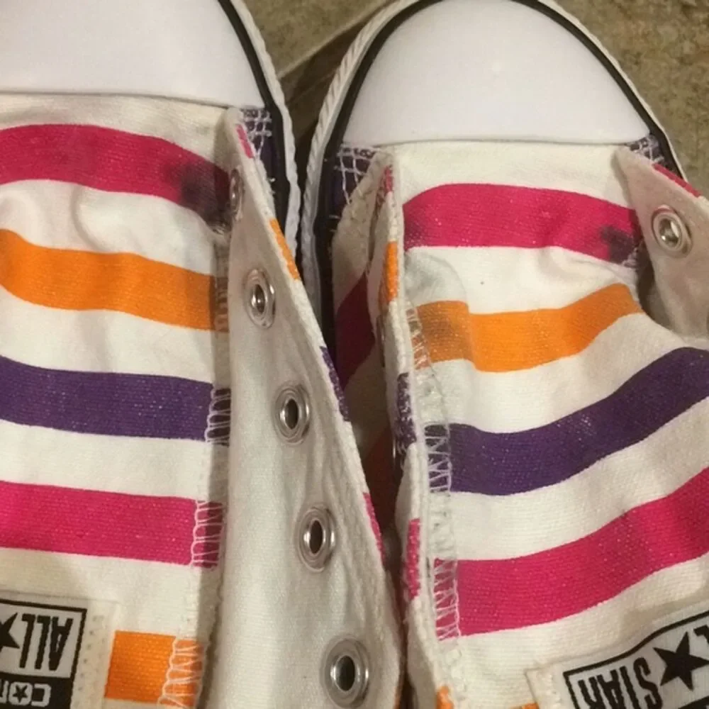 Converse Striped Low Top Sneaker Shoes Unisex Size Youth 3 White Chuck Taylor